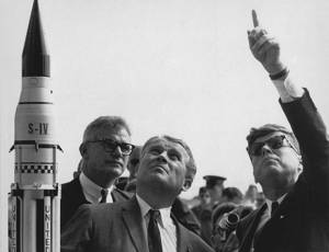 Von Braun und Kennedy 
